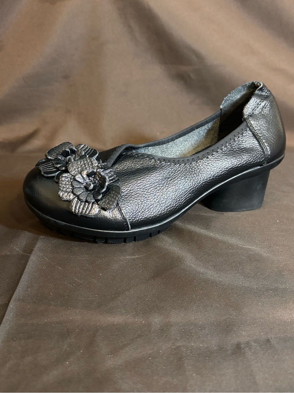 SocoFy Black Leather Floral Pumps Heels Size 240 US 7-7.5 Acadamia